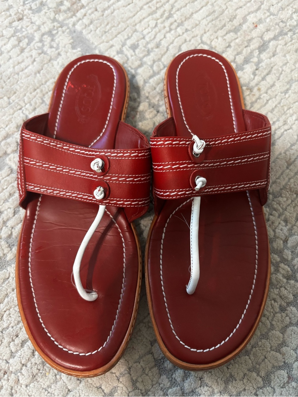 Tods women’s size 9 Red Leather Thong Sandals with White Trim